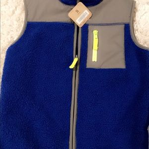 NWT vest and sweater for boys. Size small